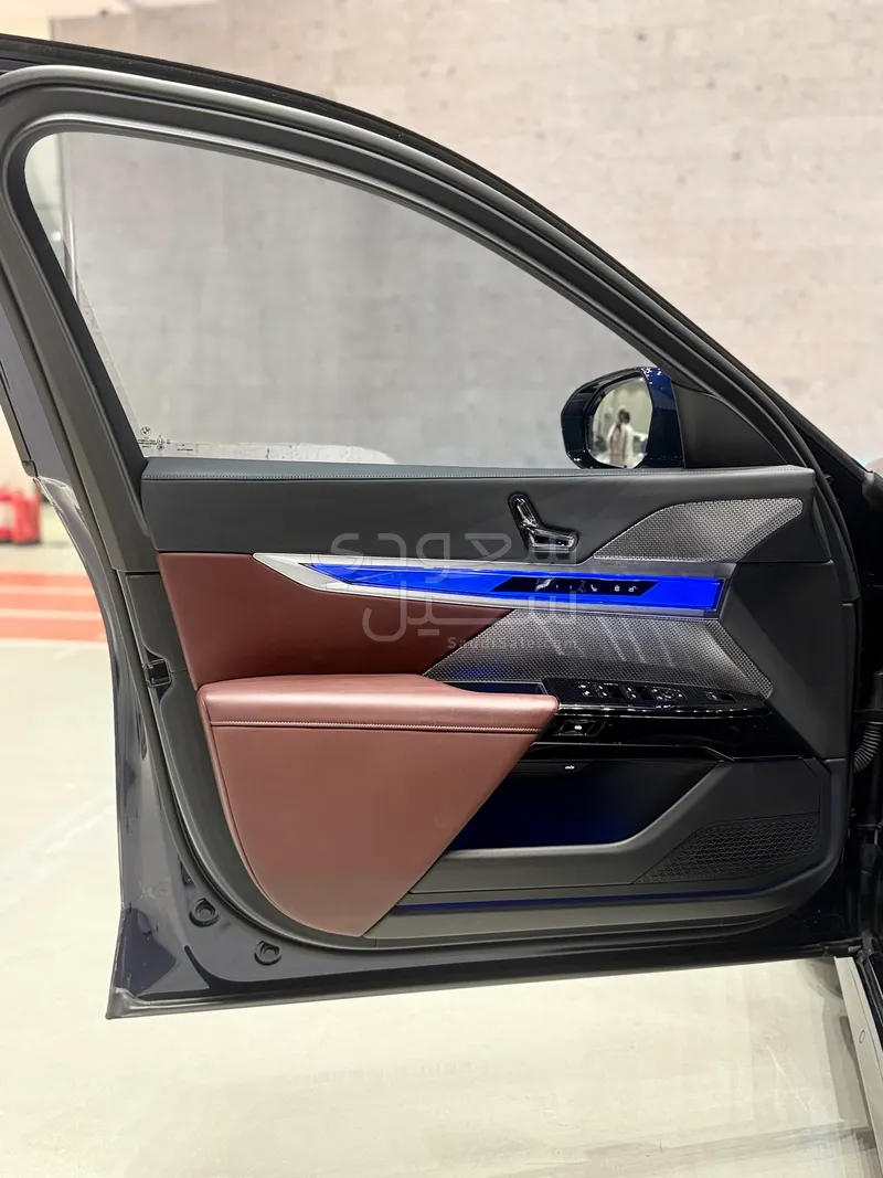 2023 BMW 7 Series 740i