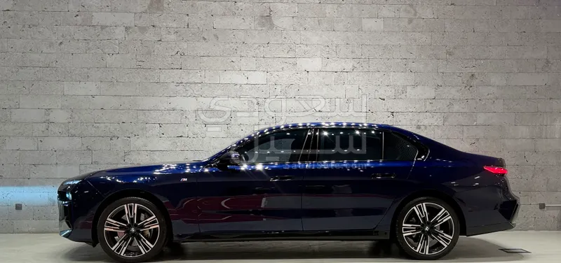 2023 BMW 7 Series 740i