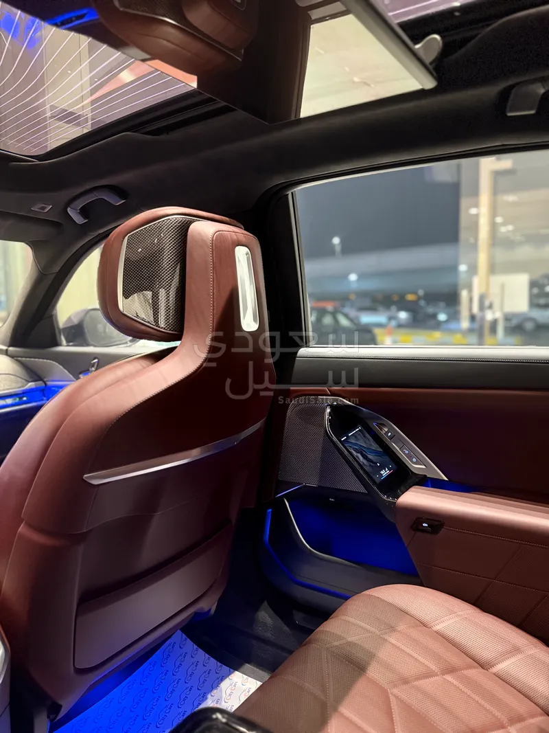 2023 BMW 7 Series 740i