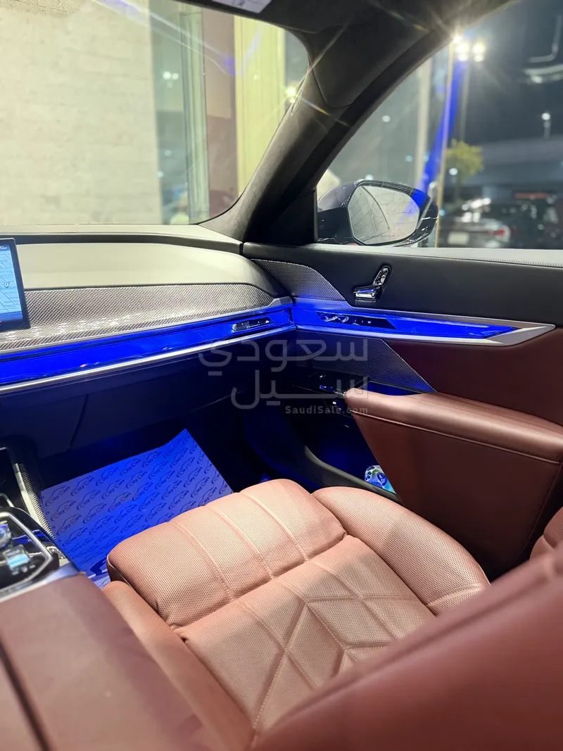 2023 BMW 7 Series 740i