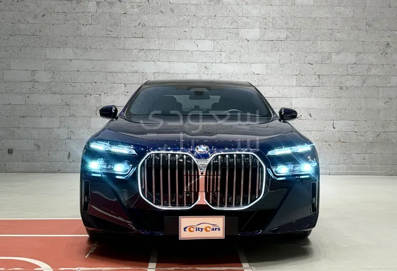 2023 BMW 7 Series 740i