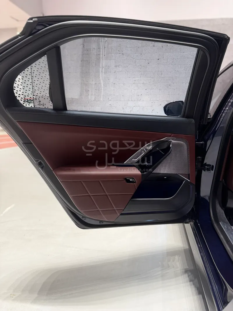 2023 BMW 7 Series 740i