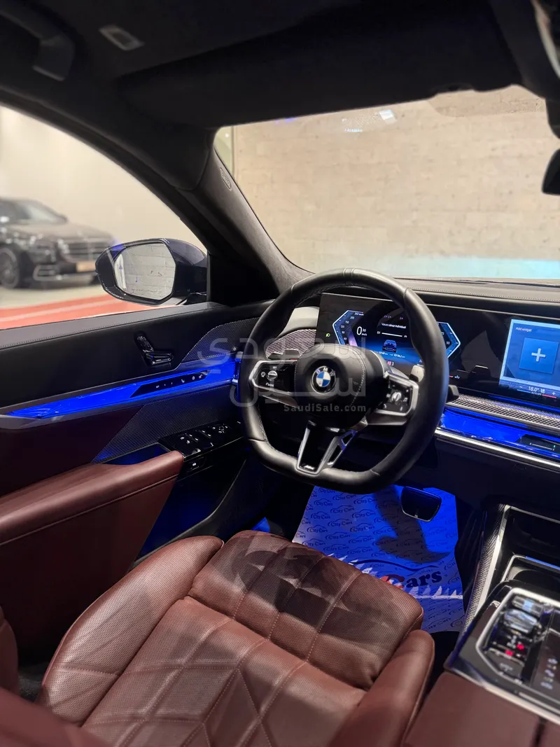 2023 BMW 7 Series 740i