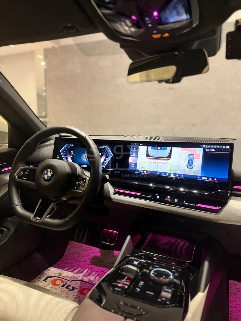 2024 BMW 5 Series 520i