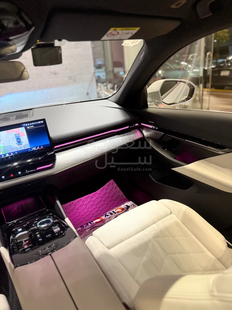 2024 BMW 5 Series 520i