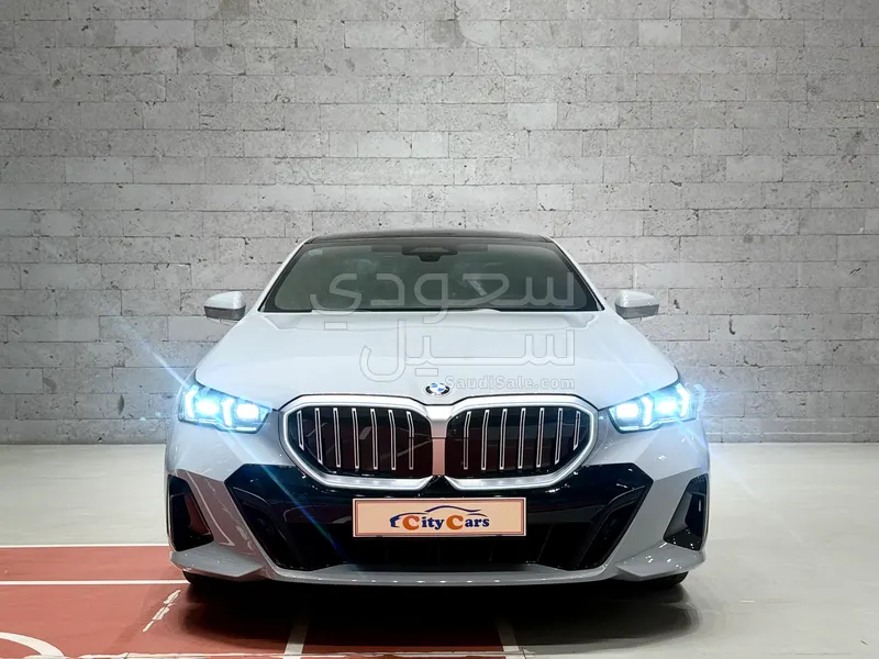 2024 BMW 5 Series 520i