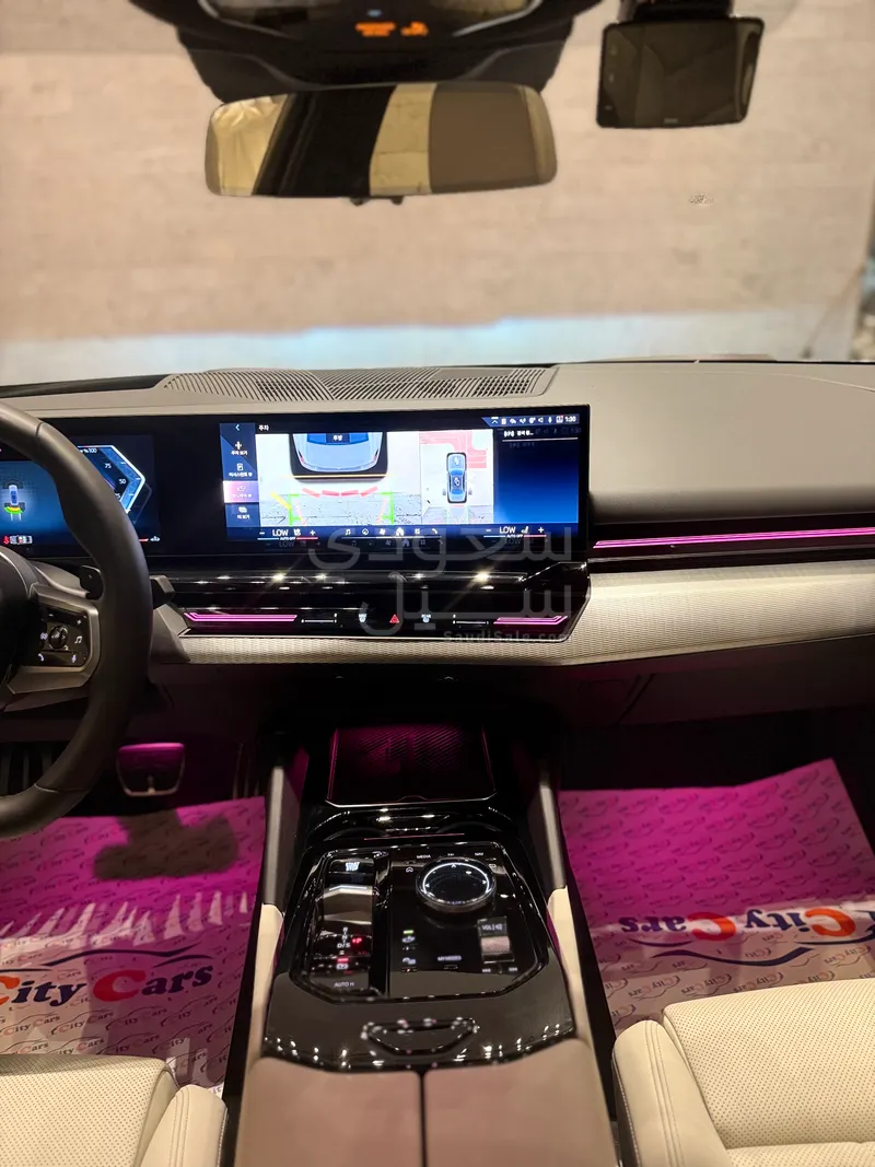 2024 BMW 5 Series 520i