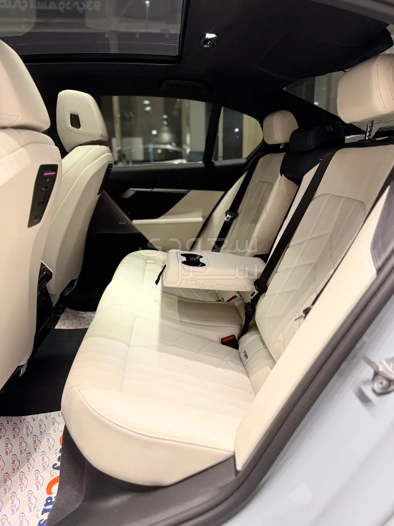 2024 BMW 5 Series 520i