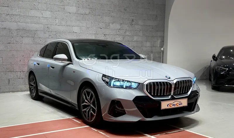 2024 BMW 5 Series 520i