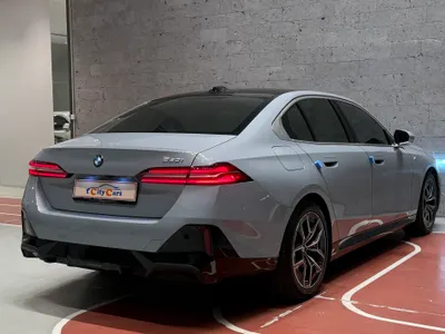 2024 BMW 5 Series 520i