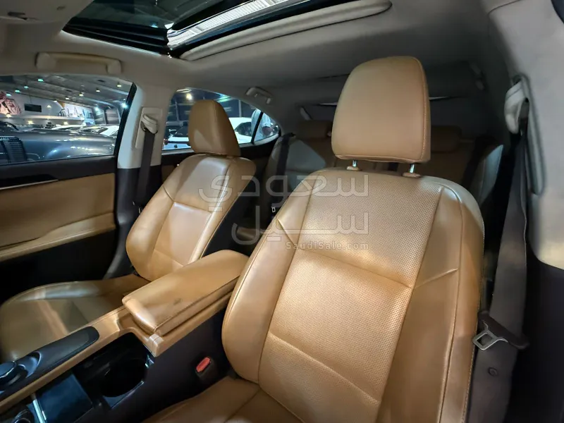 2017 Lexus ES 250