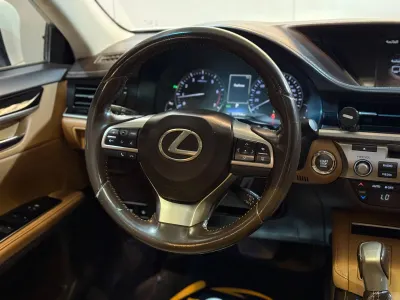 2017 Lexus ES 250