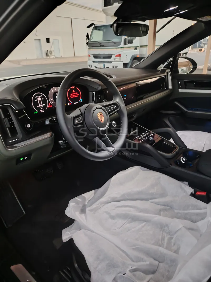 2025 Porsche Cayenne Coupe