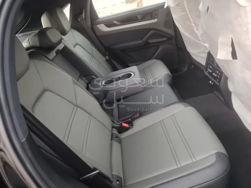 2025 Porsche Cayenne Coupe