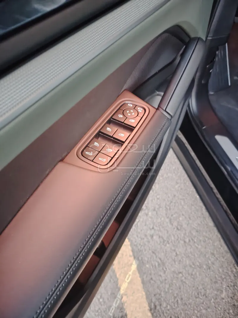 2025 Porsche Cayenne Coupe