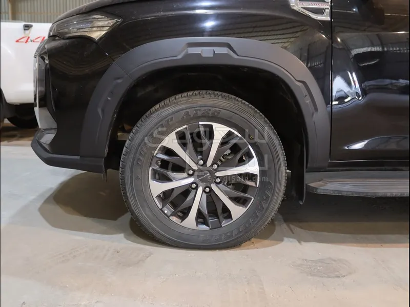 2023 Maxus D 90