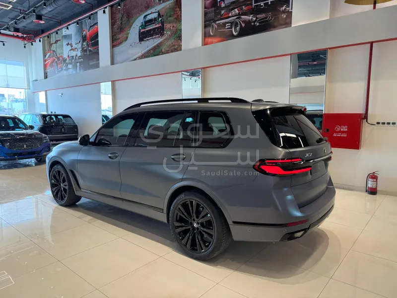 2023 BMW X Series 7