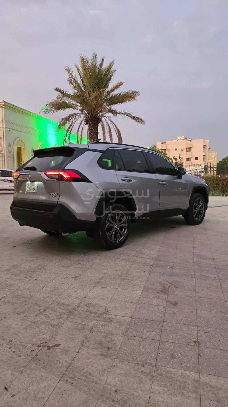 2024 تويوتا راف 4