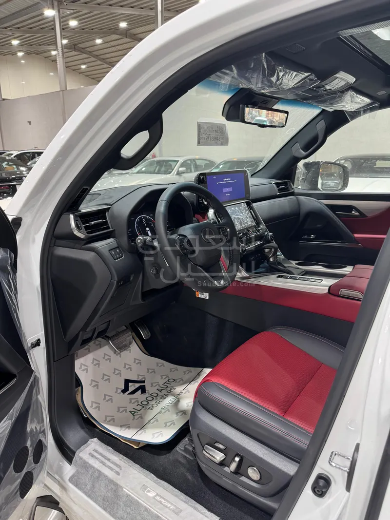 2025 Lexus LX 600 F