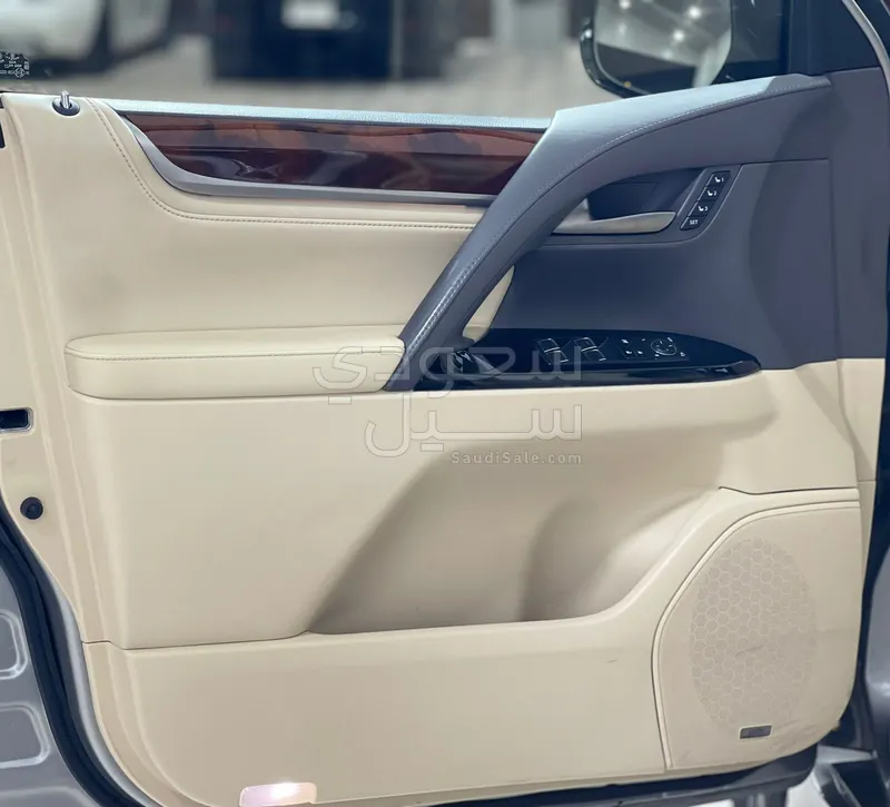 2020 Lexus LX 570 S