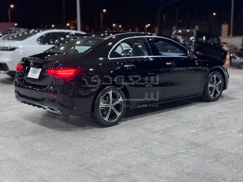2025 Mercedes-Benz A 200