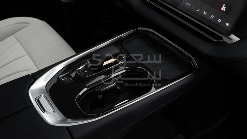 2025 زيكر 001