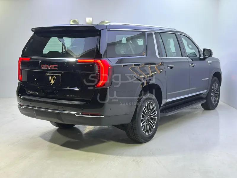 2025 GMC Yukon Elevation