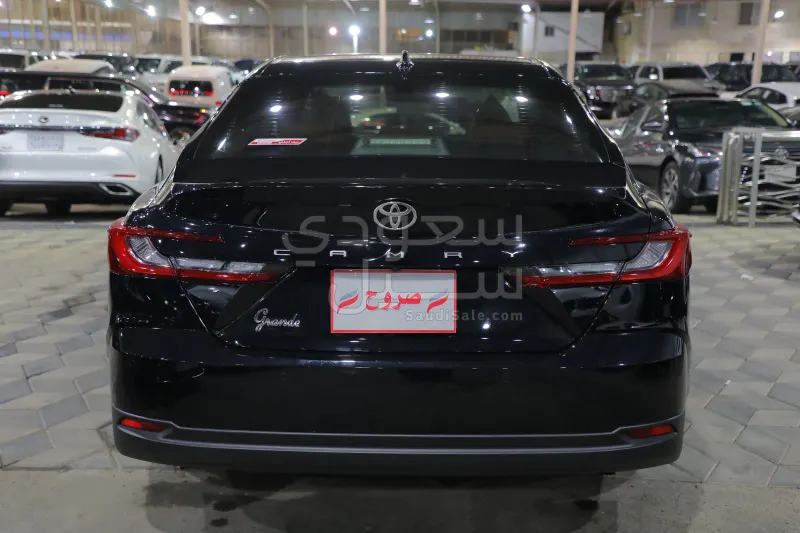 2025 تويوتا كامري غراندي