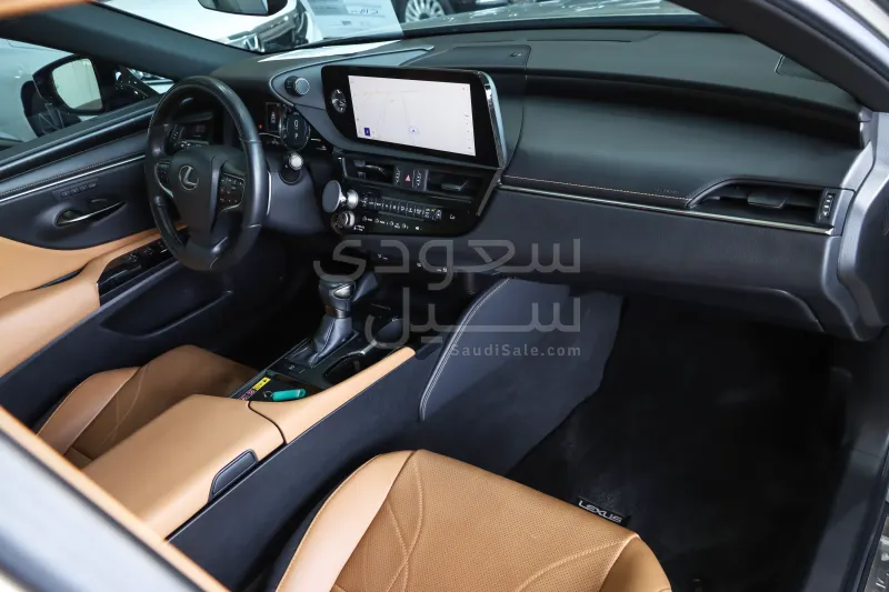 2023 Lexus ES 250