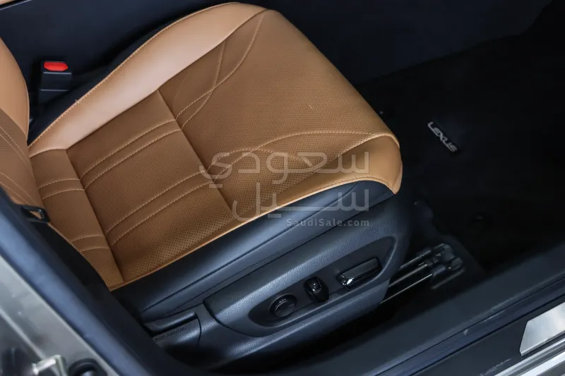 2023 Lexus ES 250