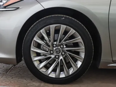 2023 Lexus ES 250