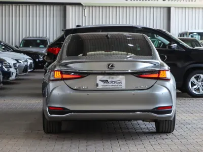2023 Lexus ES 250