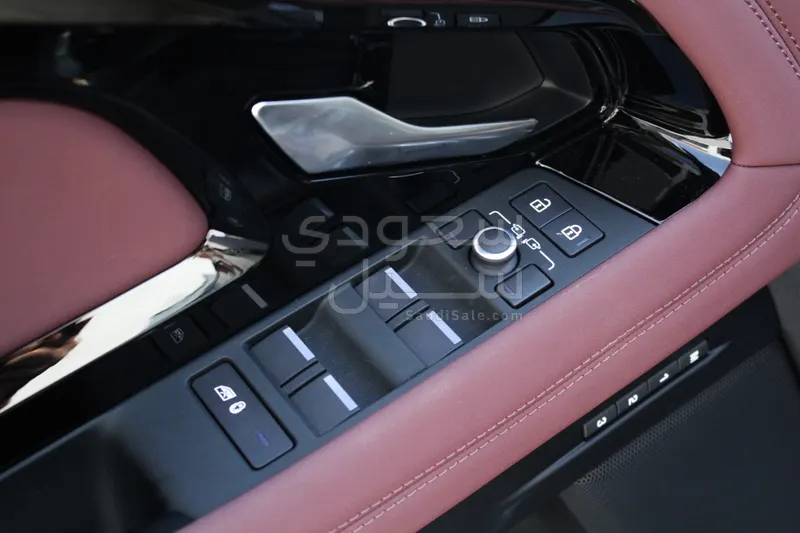 2025 Land Rover Range Rover Evoque Dynamic