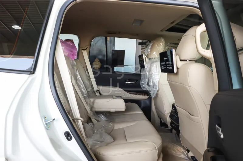 2024 Toyota Land Cruiser GXR