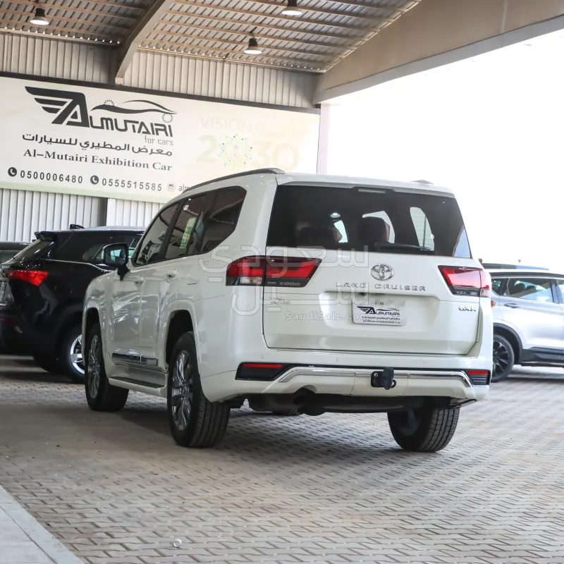 2024 Toyota Land Cruiser GXR