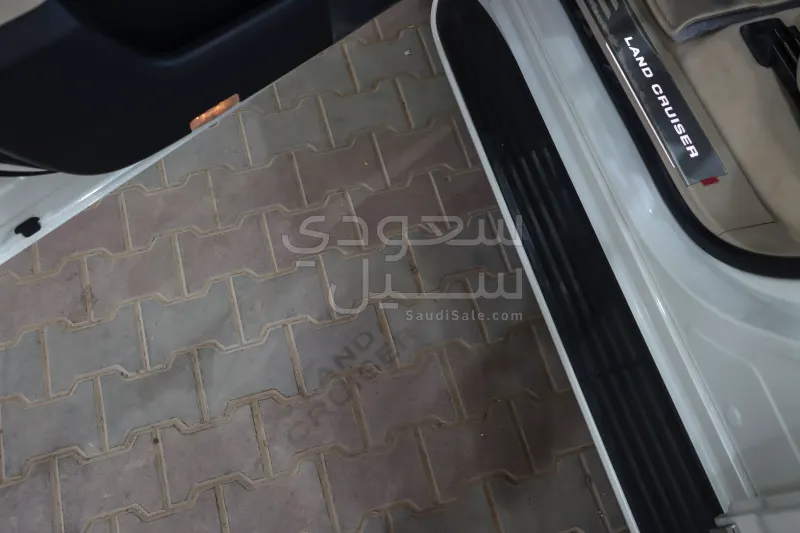 2024 Toyota Land Cruiser GXR