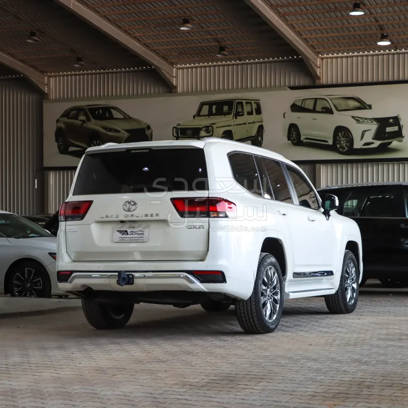 2024 Toyota Land Cruiser GXR