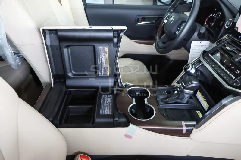2024 Toyota Land Cruiser GXR