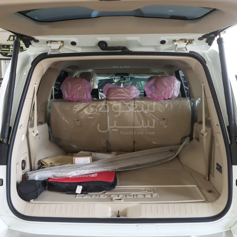 2024 Toyota Land Cruiser GXR