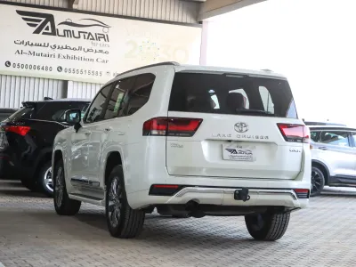 2024 Toyota Land Cruiser GXR