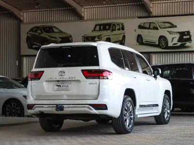 2024 Toyota Land Cruiser GXR