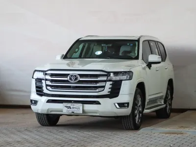 2024 Toyota Land Cruiser GXR