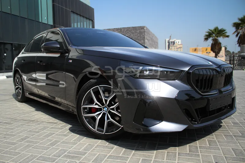 2025 BMW 5 Series 520i Mkit