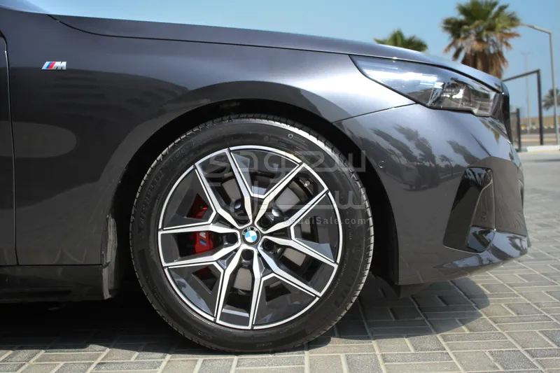 2025 BMW 5 Series 520i Mkit