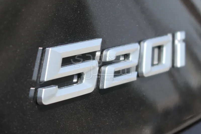 2025 BMW 5 Series 520i Mkit