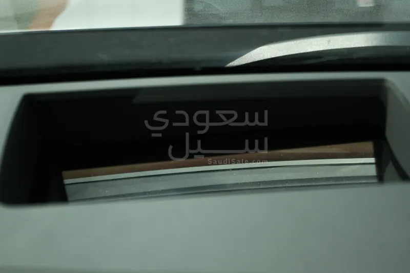 2025 BMW 5 Series 520i Mkit