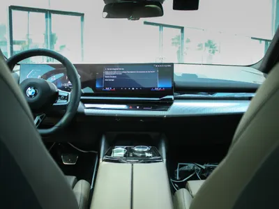 2025 BMW 5 Series 520i Mkit