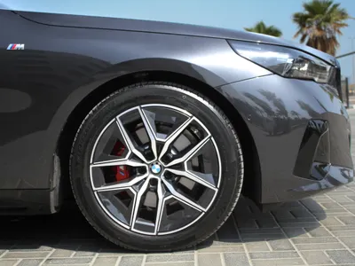 2025 BMW 5 Series 520i Mkit