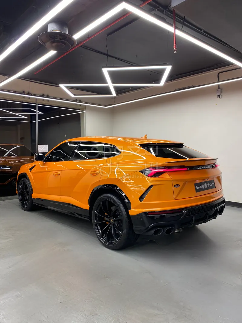 2022 Lamborghini URUS