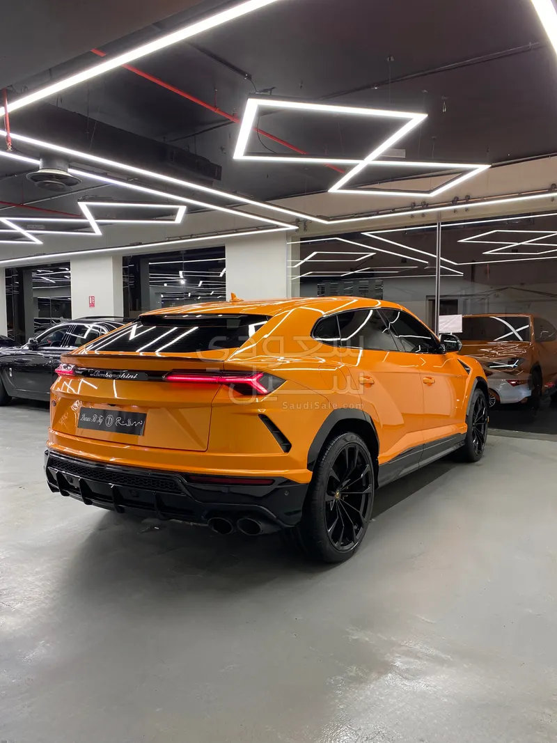 2022 Lamborghini URUS